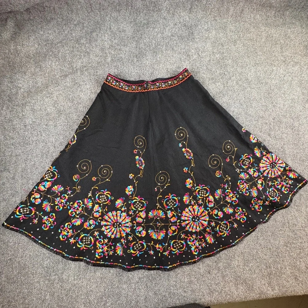 VTG Y2K‎ Willi Smith Skirt 4 Black Embroidered Floral Boho Festival Whimsigoth